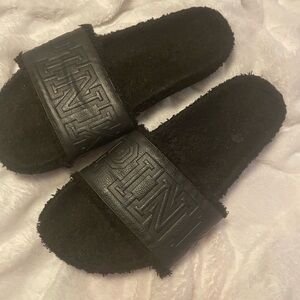 PINK Victoria's Secret Black Fuzzy Sandals